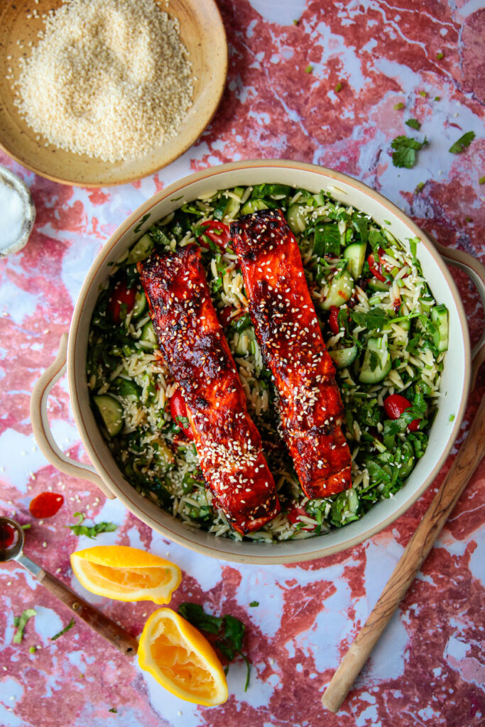 Saumon laqué sur salade d'orzo - PASSION BOUFFE